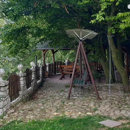 Weekend House * Dedici